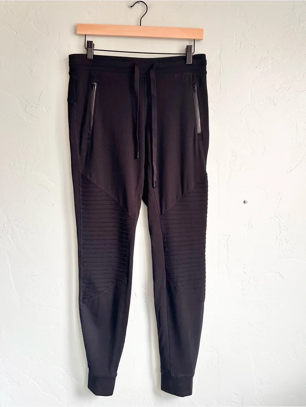 ALO Yoga Women’s Urban Moto Jogger Sweatpants Black Size Small EUC